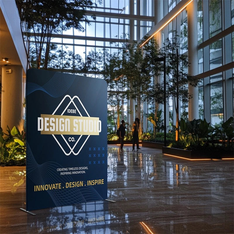 Modular magnetic banner stand snapping together without tools